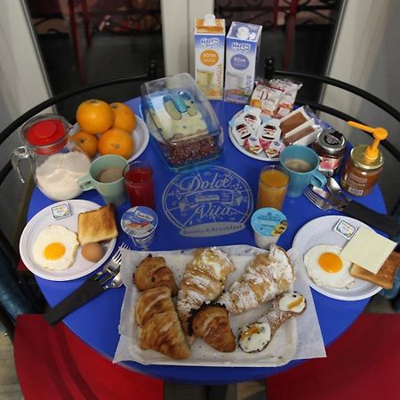 Dolce Vita Rooms&Breakfast Napoli Exterior foto