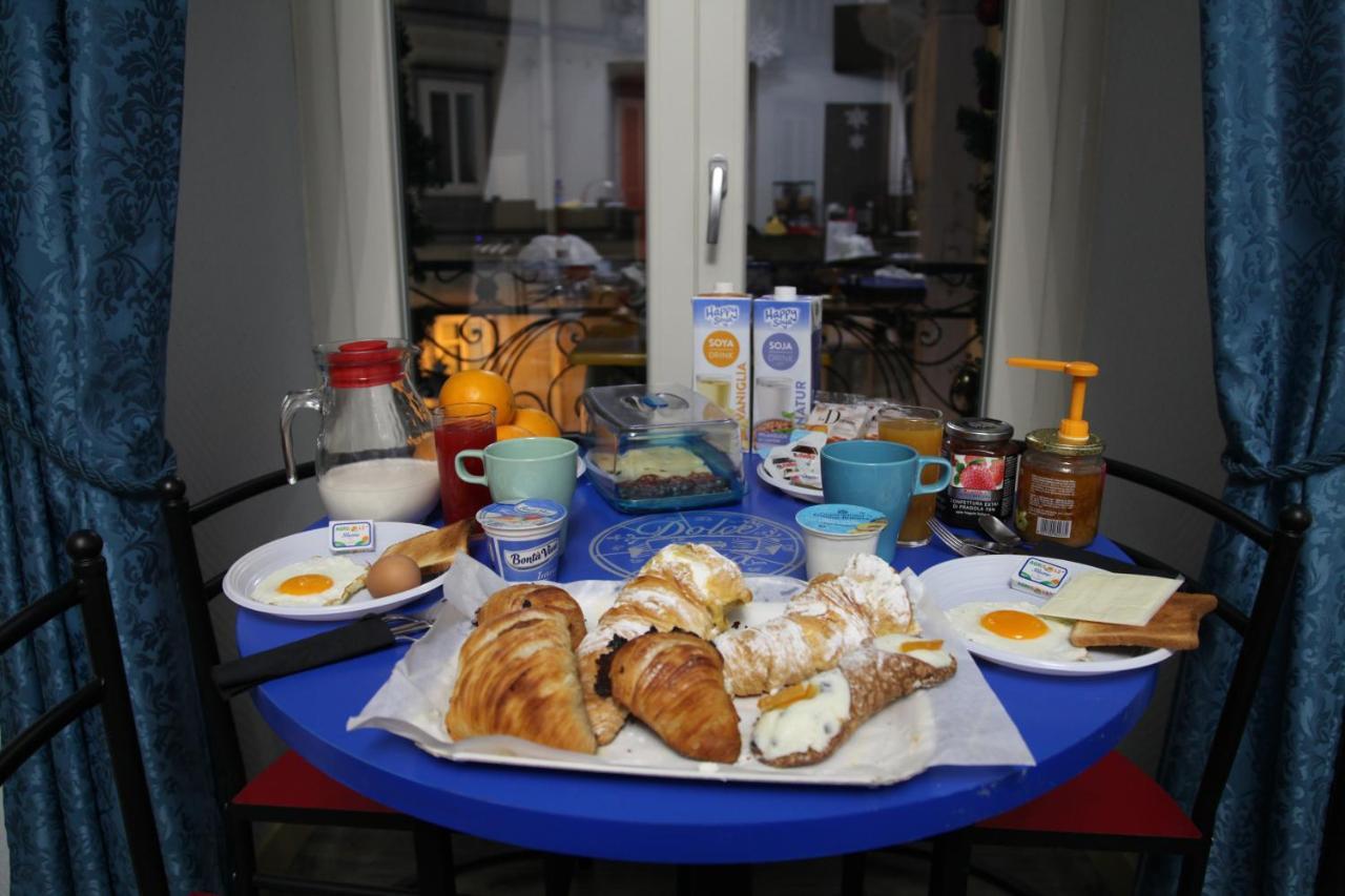 Dolce Vita Rooms&Breakfast Napoli Exterior foto